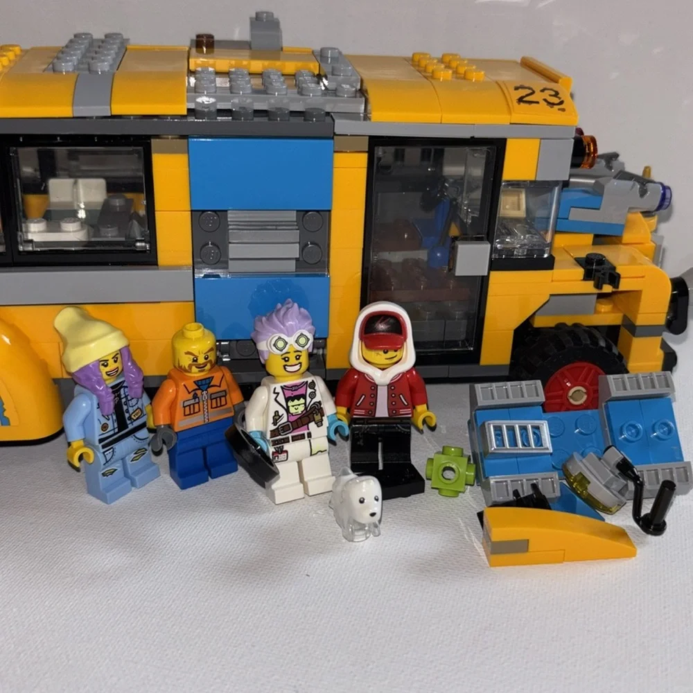 LEGO Hidden Side Paranormal Intercept Bus 3000 70423 Augmented Reality (AR)